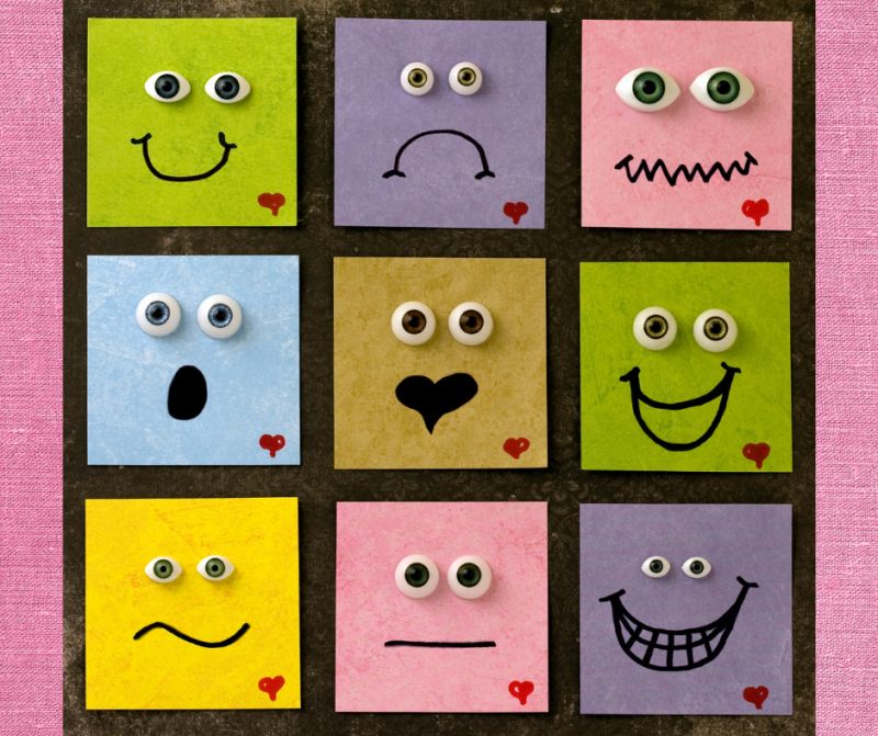 Verschiedene Emotionen sind witzig und bunt aufgezeichnet.